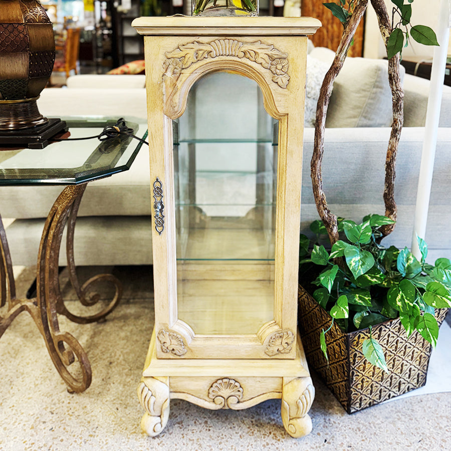 Curio cabinet/beige wood, 2 glass shelves