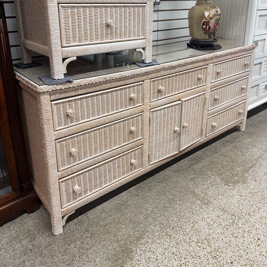 Lexington dresser sand wicker mirror gls top 7 drawers 1 cab