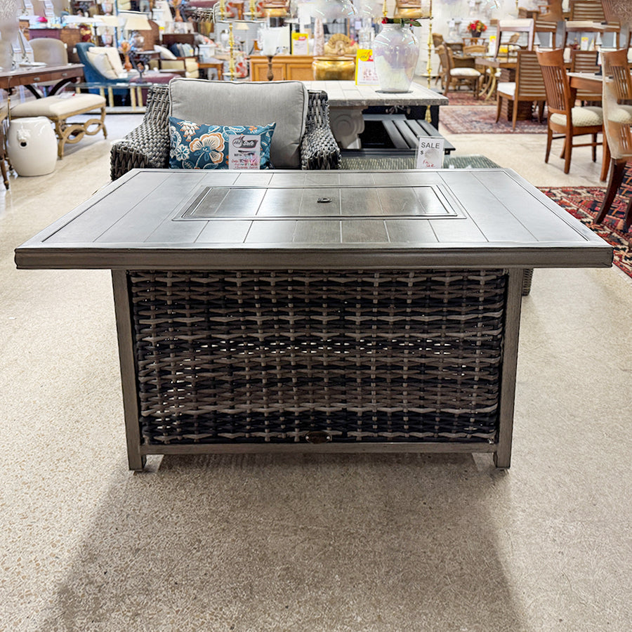 Cindy Crawford Home fire pit