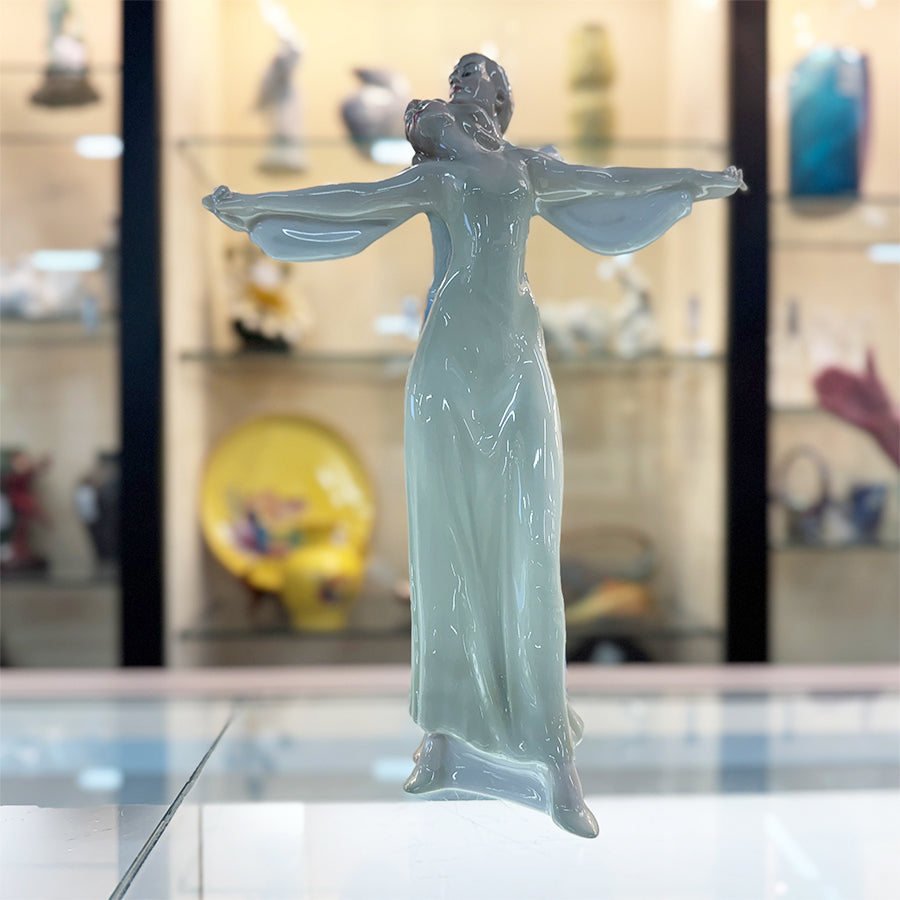 Retired Lladro Spain 1980 NAO Porcelain