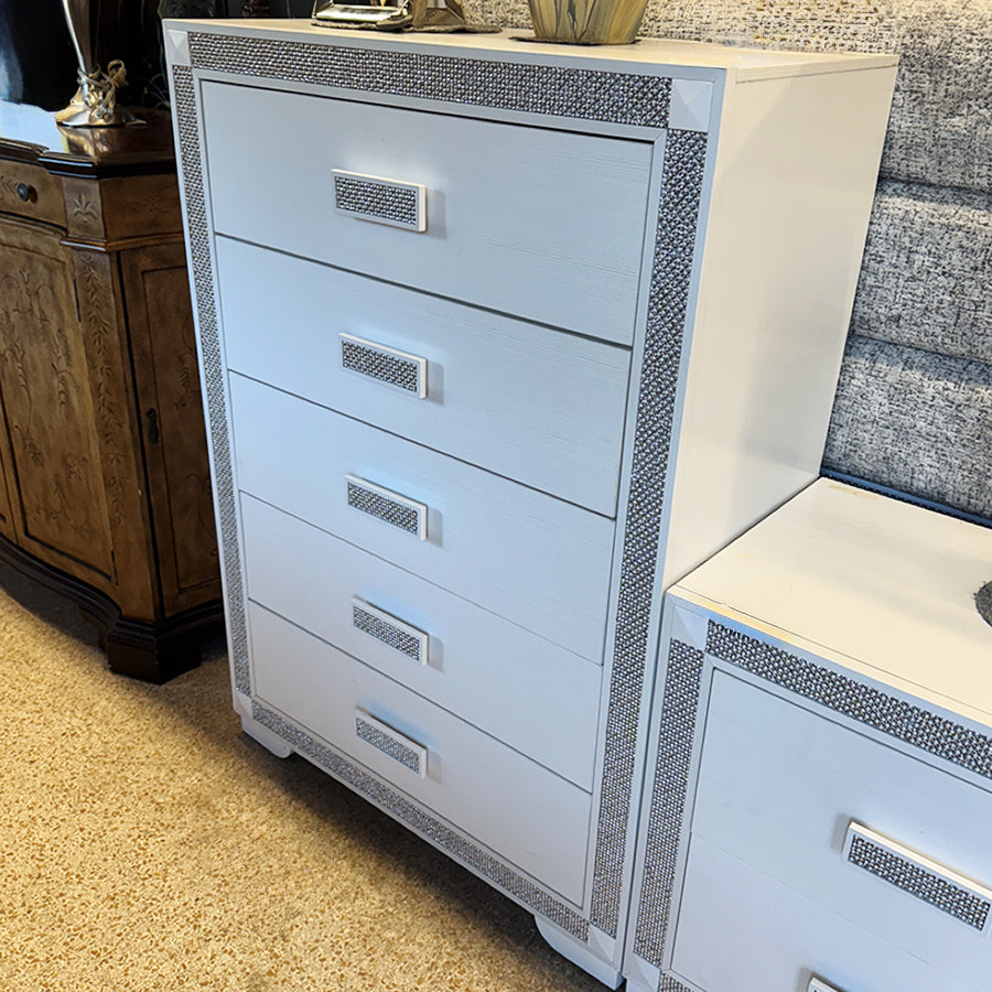 chest white w silver bling trim 5 drawer fr Kanes