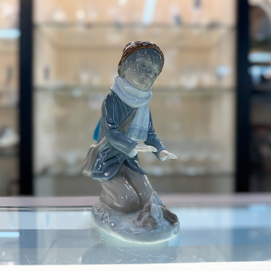 Zaphir Boy w. Fire Figurine