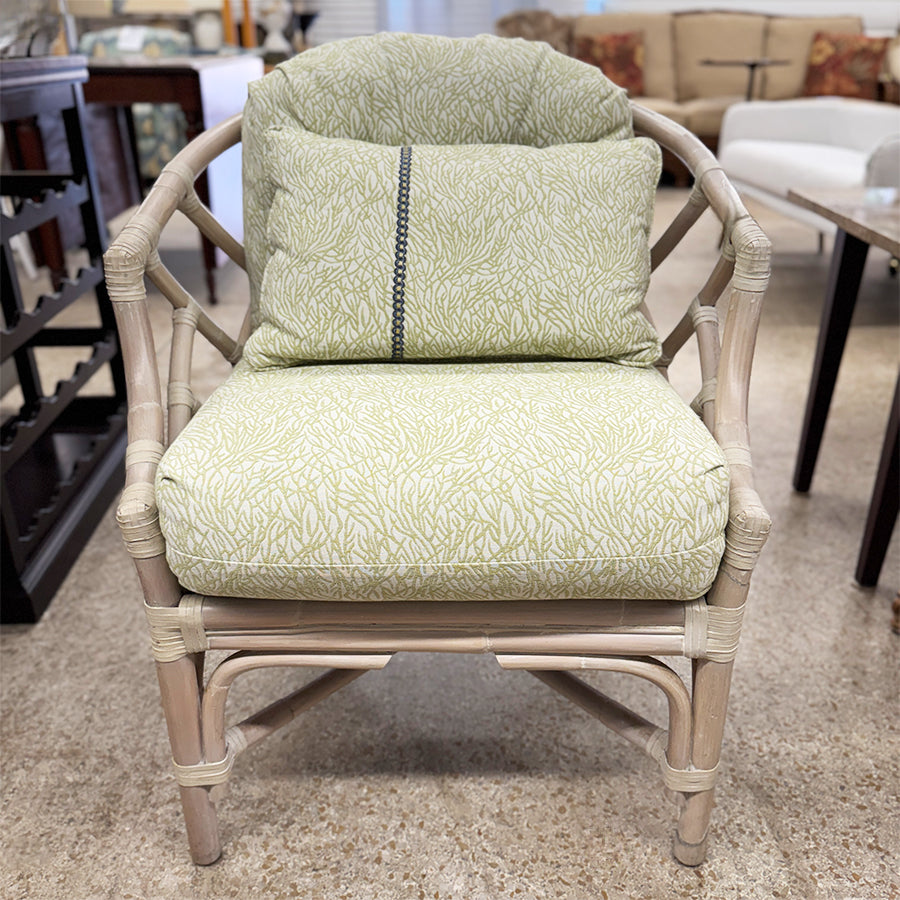 Chair/beige rattan, green cushions w. pillow