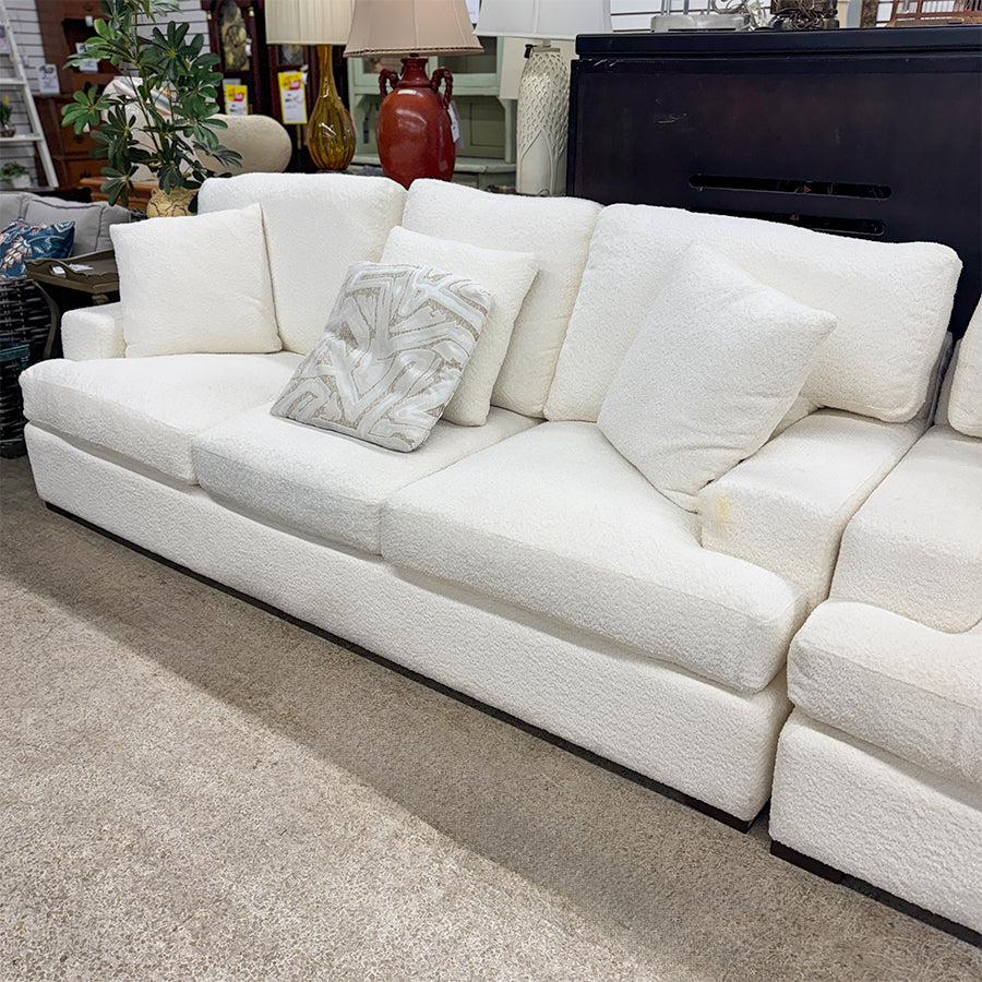Sofa/ivory fabric, Matter Bros.