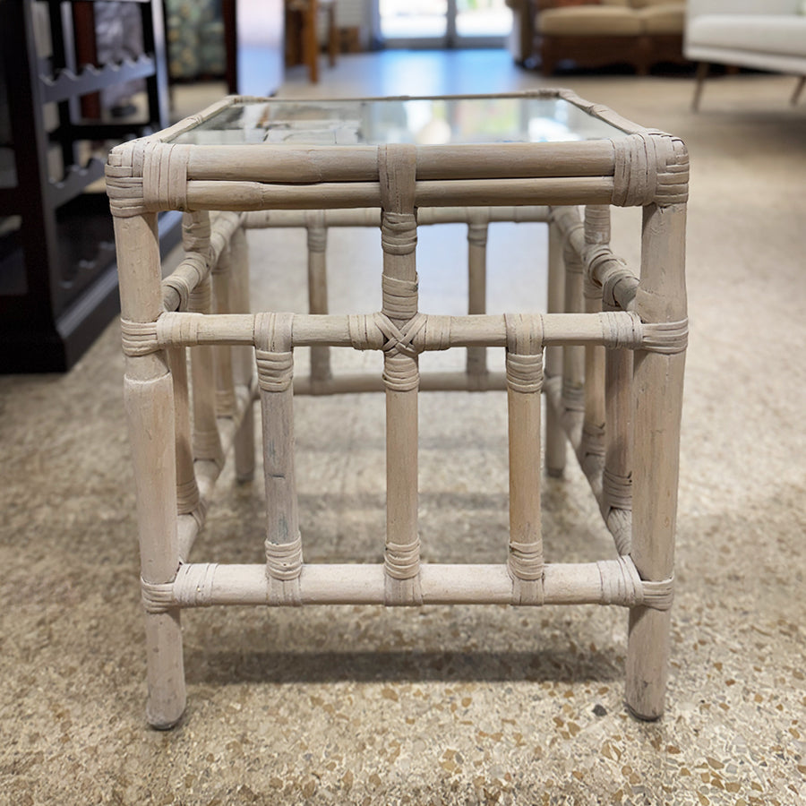 End table/rattan, glass top