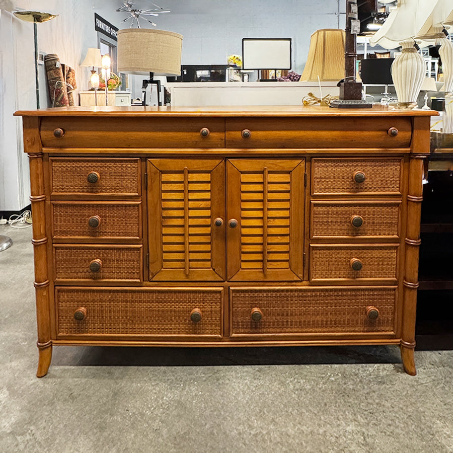 Buffett Tommy Bahama Style 10 Dr 2 Cab